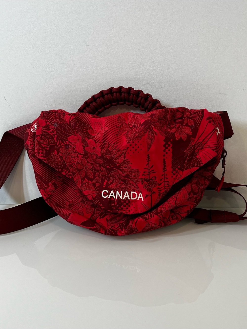 Lululemon Team Canada Curved Crossbody Bag Paris Olympics Red ATHLETE EXCLUSIVE